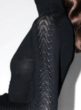 Load image into Gallery viewer, Novanne Jhons - Dabria fine knit organic wool sweater - detail